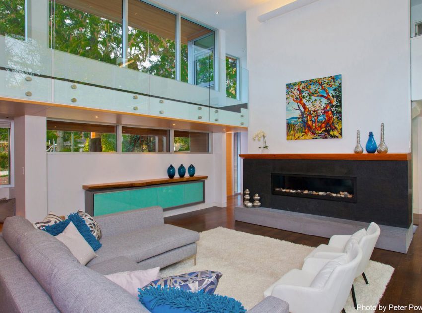 A Bright and Spacious Home Surrounded by Forest and Natural Elements in Vancouver, Canada by Kevin Vallely Design (10)