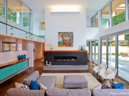 A Bright and Spacious Home Surrounded by Forest and Natural Elements in Vancouver, Canada by Kevin Vallely Design (11)