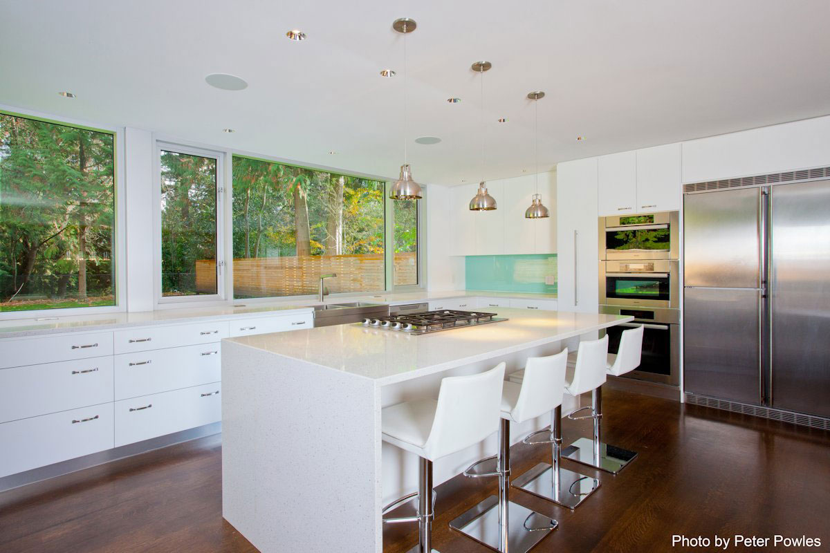 A Bright and Spacious Home Surrounded by Forest and Natural Elements in Vancouver, Canada by Kevin Vallely Design (13)