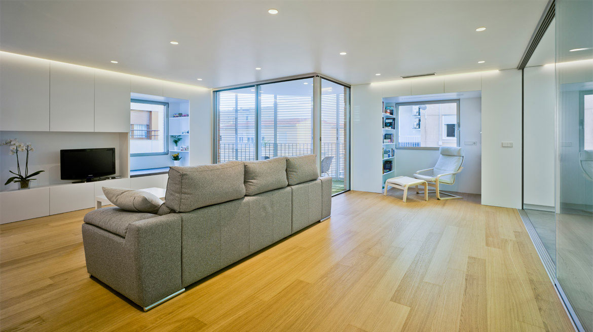 A Bright and Spacious Home with Luminous and Tranquility Interiors in Alicante by Pablo Muñoz Payá Arquitectos (4)