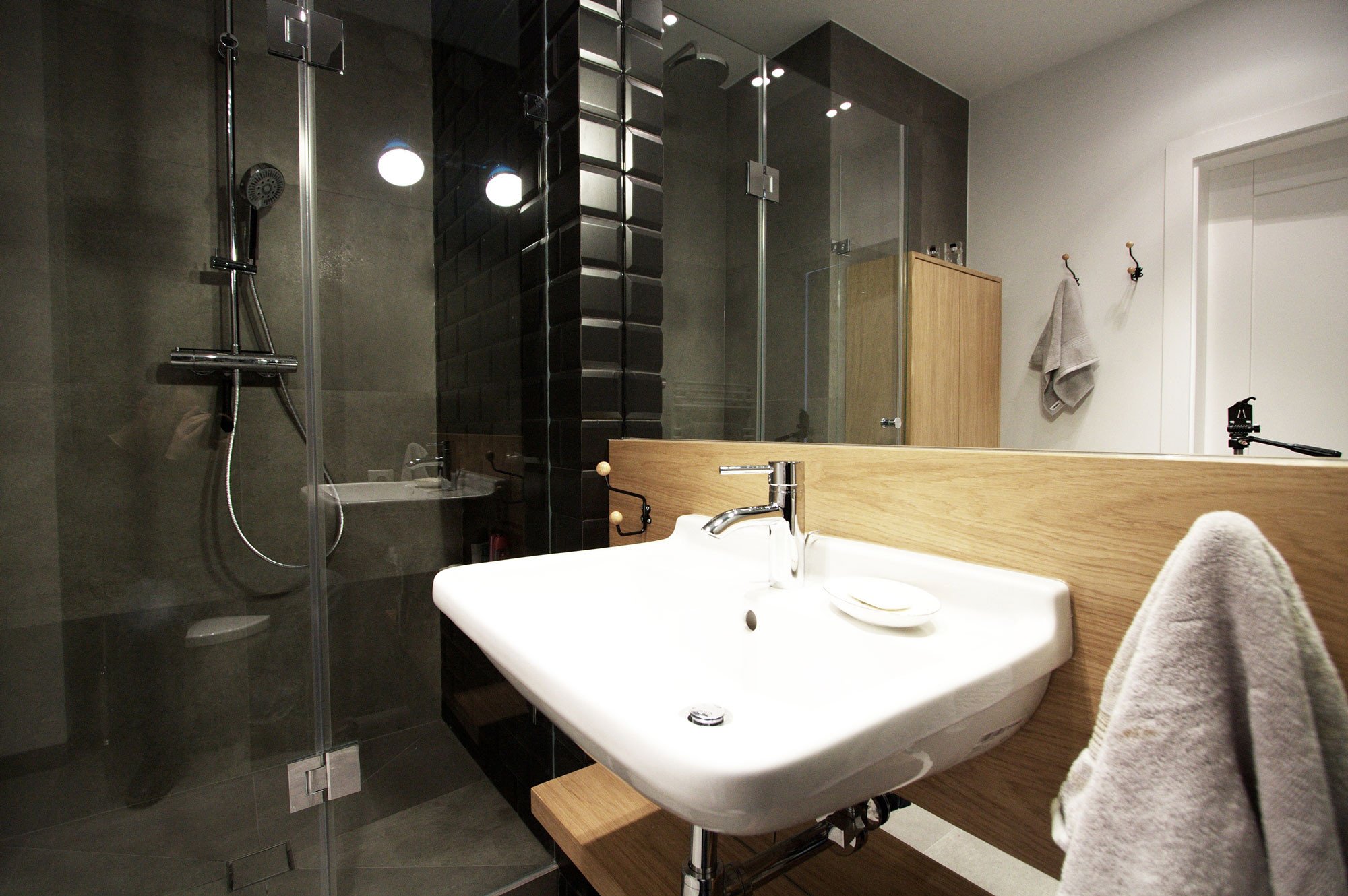 A Charming Scandinavian Apartment with Lovely and Cozy Interiors in Warsaw by Soma Architekci (18)