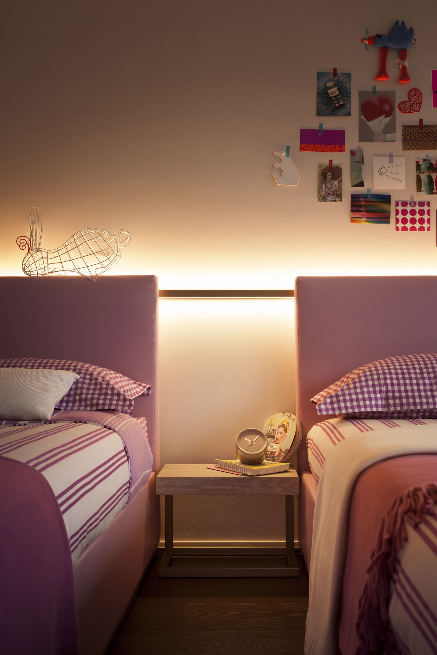 A Chic Apartment with Warm Interior and Ingeniously Light Fixtures in Milan, Italy by Matteo Nunziati (11)