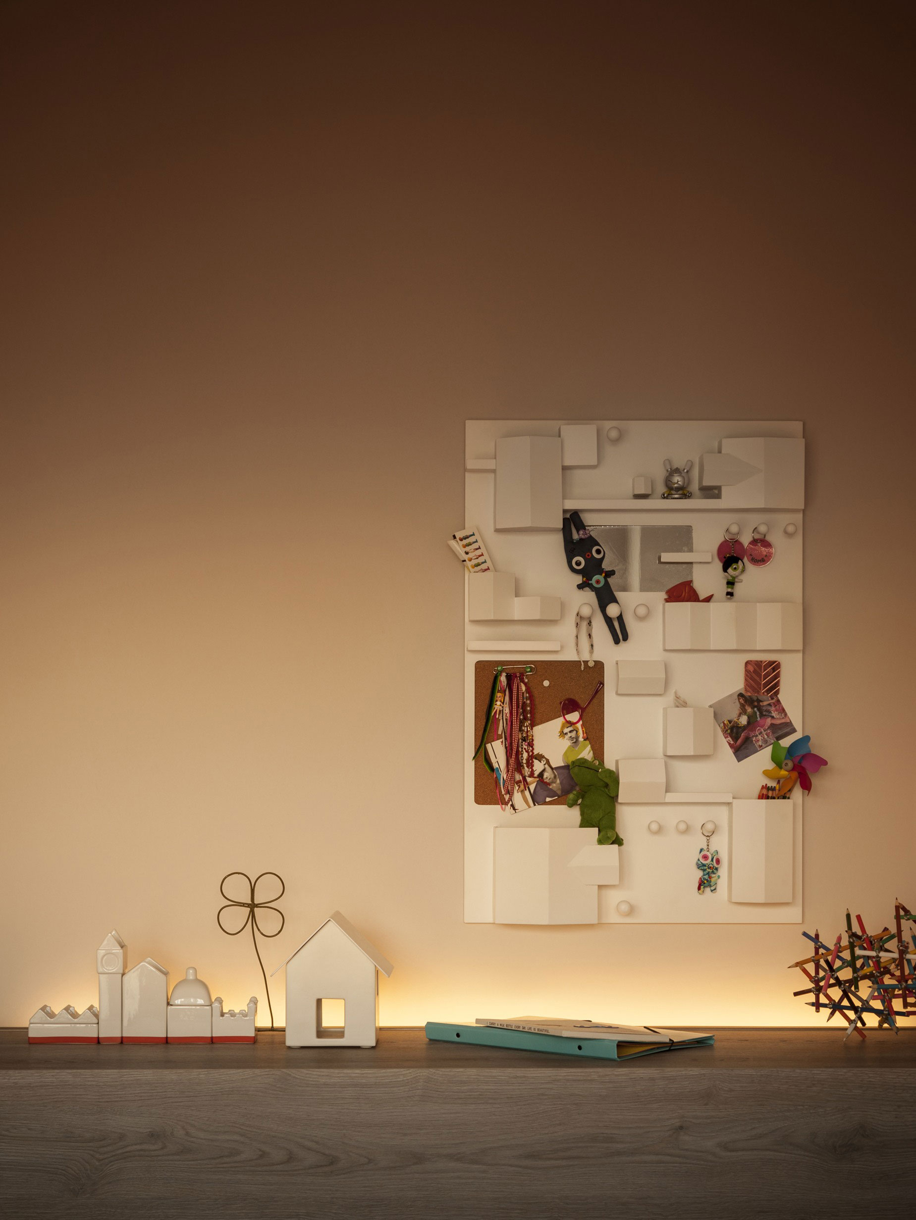 A Chic Apartment with Warm Interior and Ingeniously Light Fixtures in Milan, Italy by Matteo Nunziati (14)