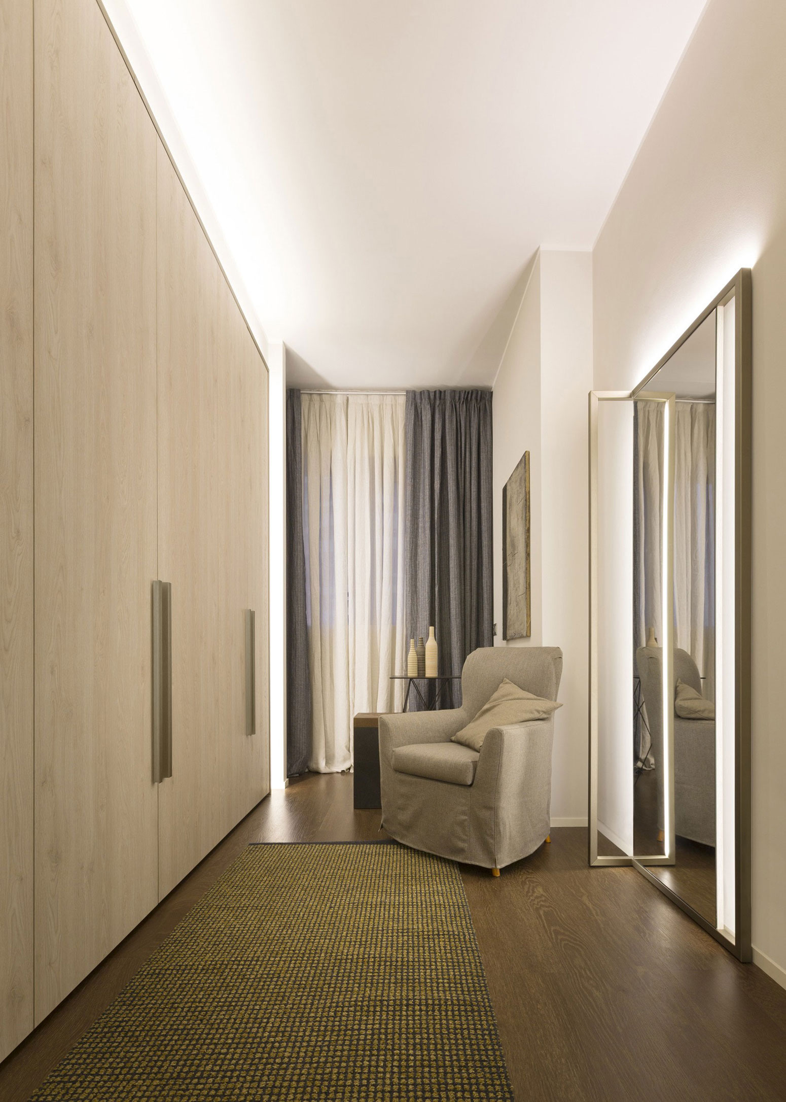 A Chic Apartment with Warm Interior and Ingeniously Light Fixtures in Milan, Italy by Matteo Nunziati (16)