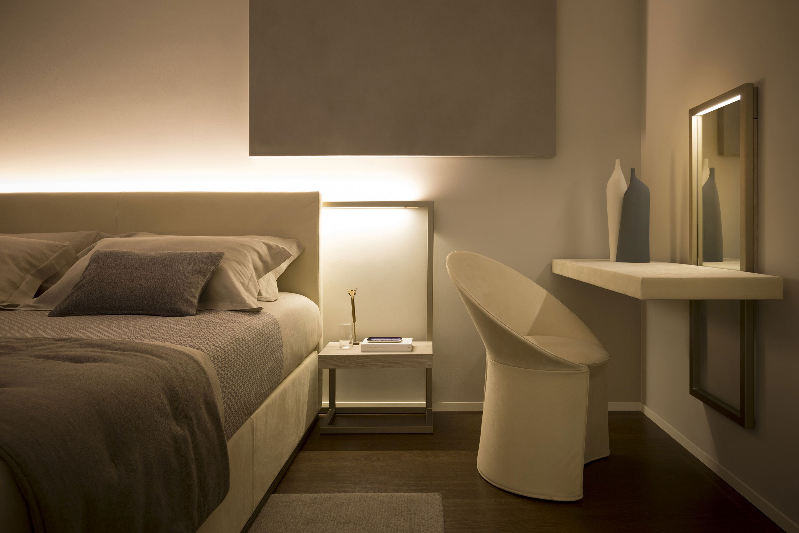 A Chic Apartment with Warm Interior and Ingeniously Light Fixtures in Milan, Italy by Matteo Nunziati (9)