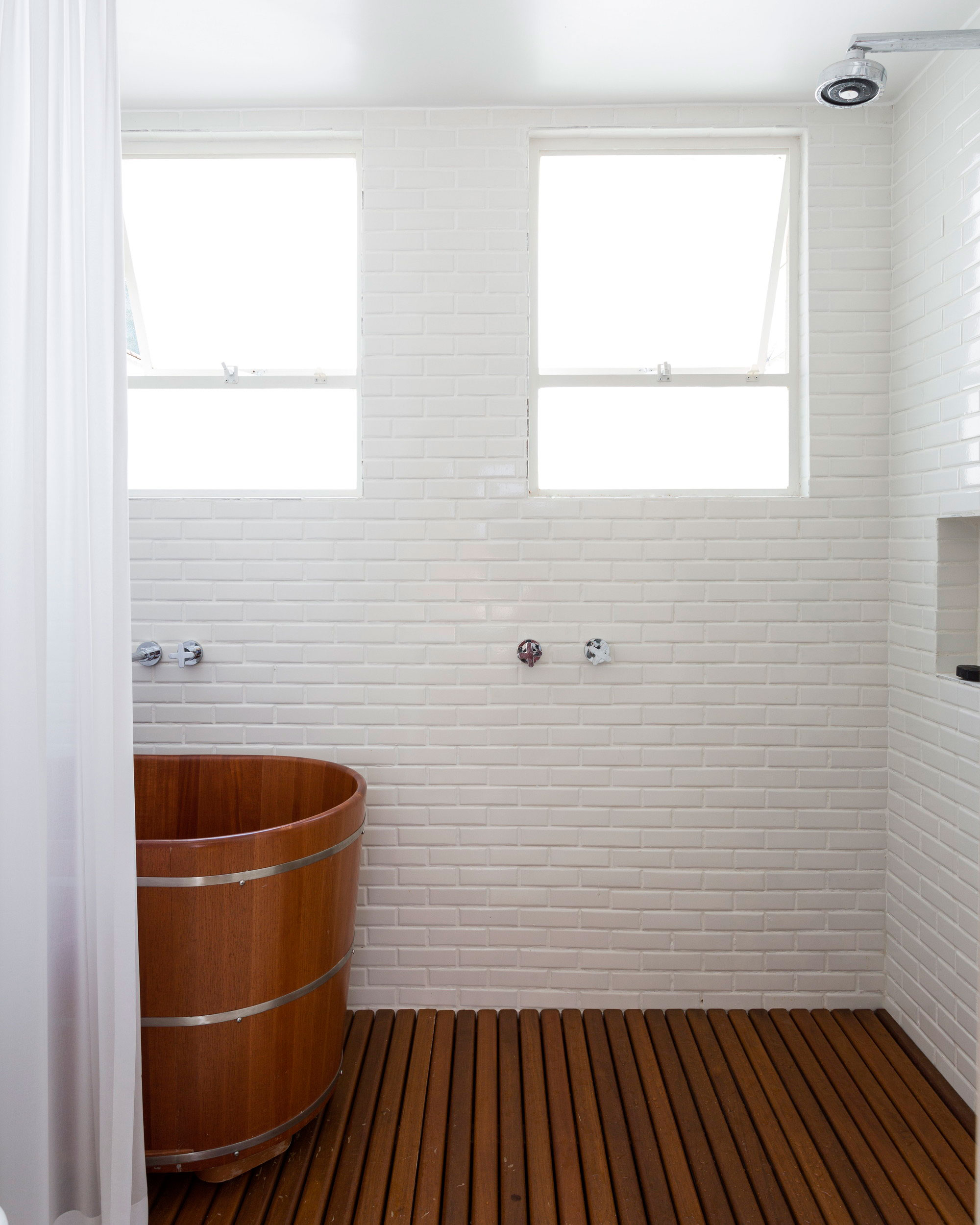 A Colorful and Sophisticated Apartment with Vibrant Interiors in Pinheiros by RSRG Arquitetos (17)