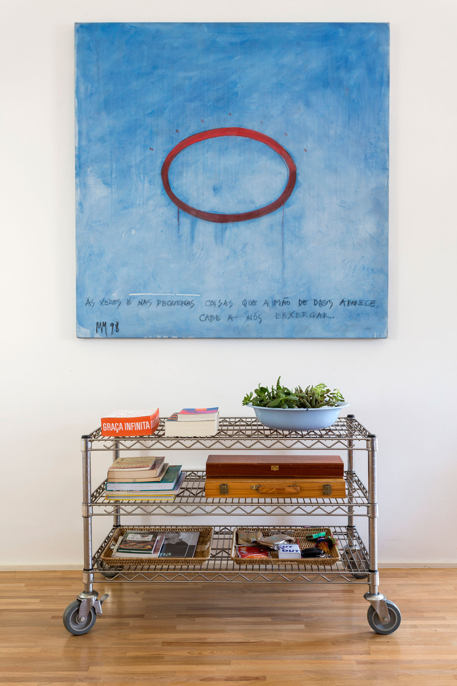 A Colorful and Sophisticated Apartment with Vibrant Interiors in Pinheiros by RSRG Arquitetos (22)