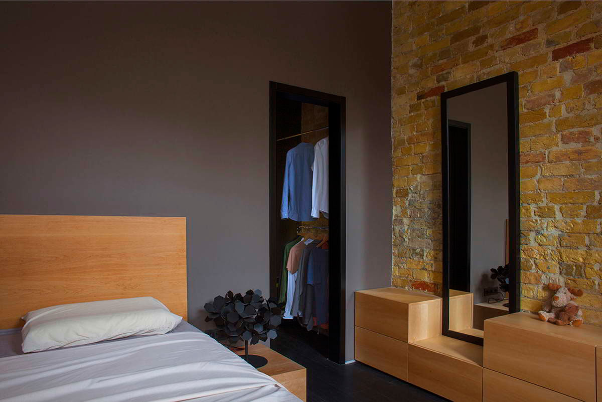 A Comfortable Family Apartment with Beautiful Arrangement and Layout in Kiev by Alex Bykov (9)