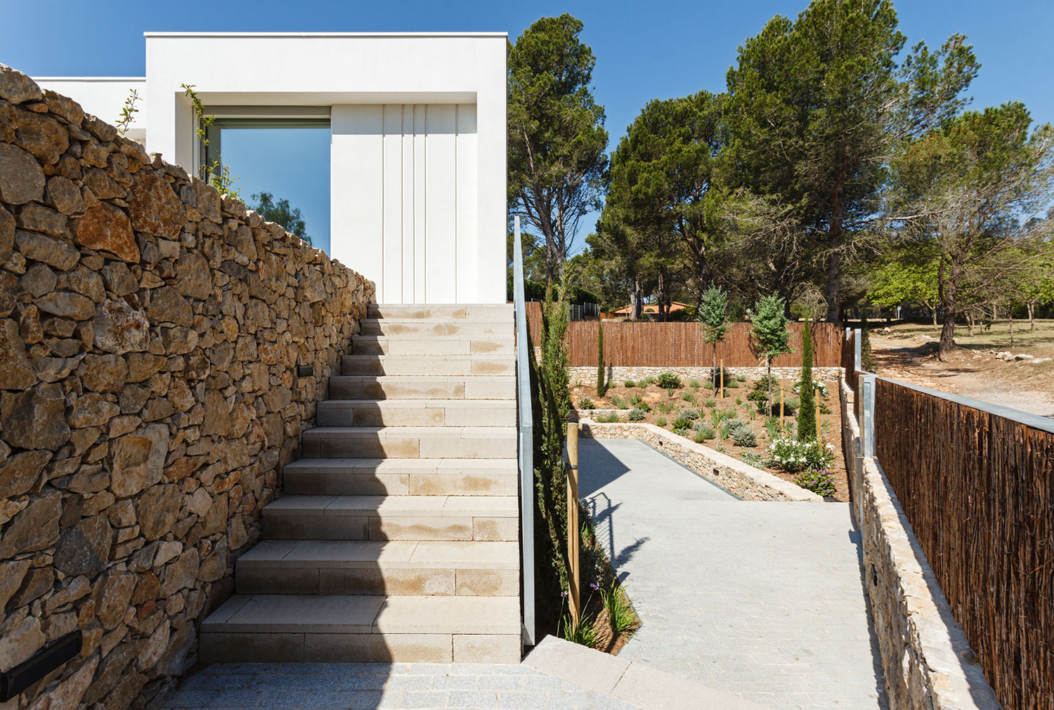 A Comfortable and Functional House with Pool and Plenty of Natural Light in Catalonia by Costa Calsamiglia Arquitecte (3)
