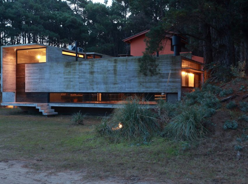 A Contemporary Concrete House Nestled in the Forest Glade with Natural Light of Buenos Aires by Luciano Kruk and María Victoria Besonías (22)