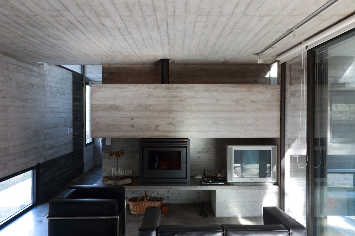 A Contemporary Concrete House Nestled in the Forest Glade with Natural Light of Buenos Aires by Luciano Kruk and María Victoria Besonías (5)