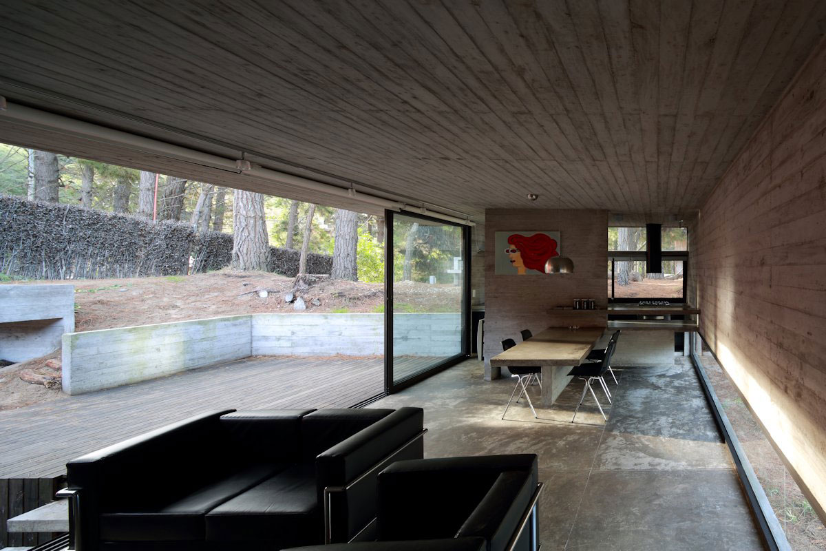 A Contemporary Concrete House Nestled in the Forest Glade with Natural Light of Buenos Aires by Luciano Kruk and María Victoria Besonías (7)