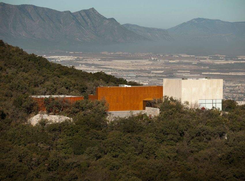 A Contemporary Mountainside Home with Spectacular Views in Nuevo Leon, Mexico by BGP Arquitectura (1)