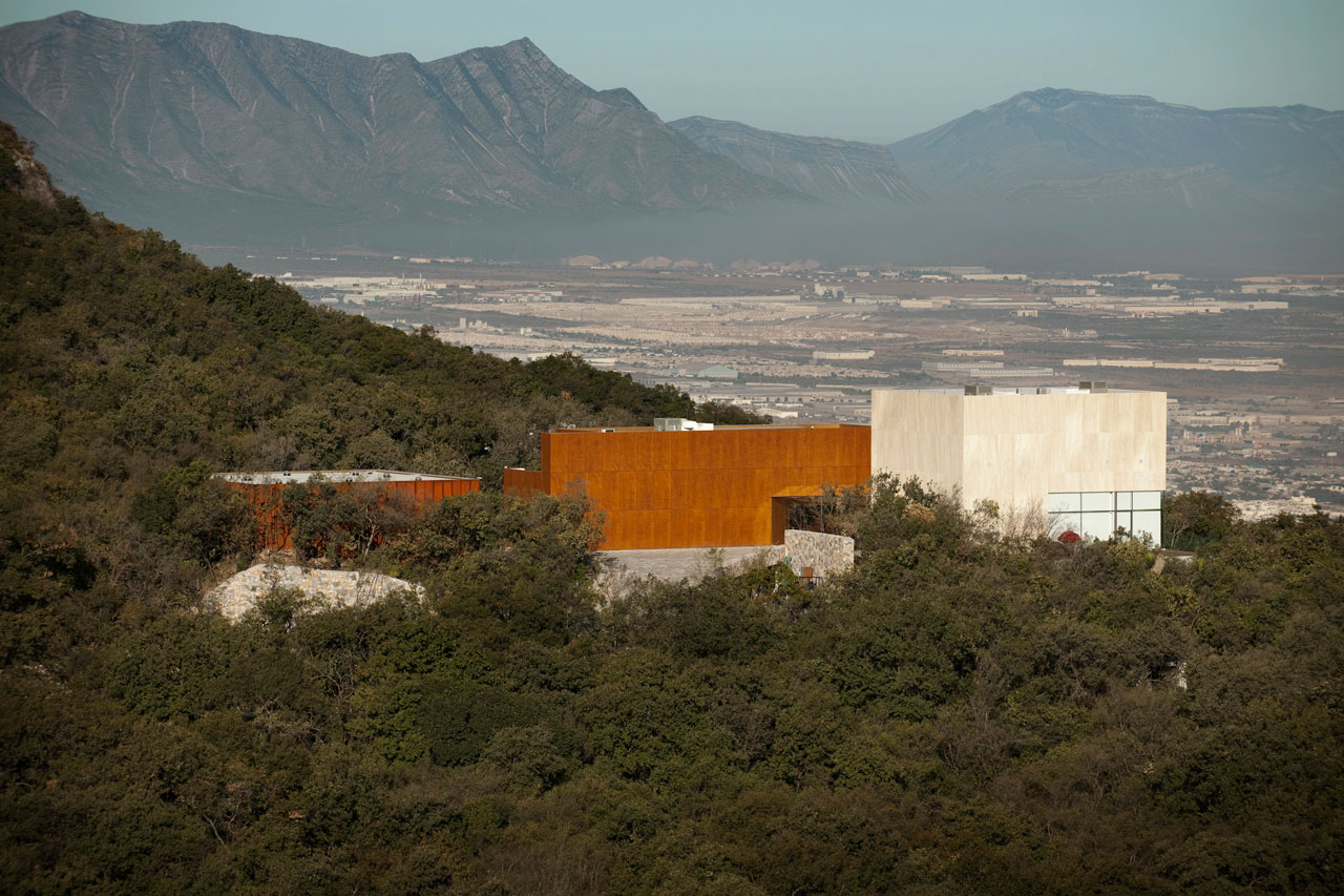 A Contemporary Mountainside Home with Spectacular Views in Nuevo Leon, Mexico by BGP Arquitectura (1)