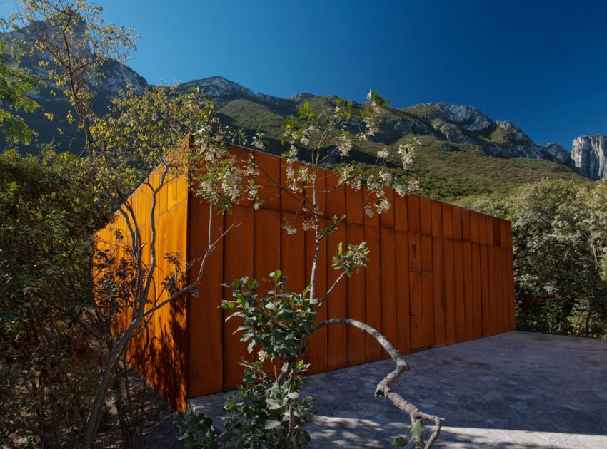 A Contemporary Mountainside Home with Spectacular Views in Nuevo Leon, Mexico by BGP Arquitectura (3)