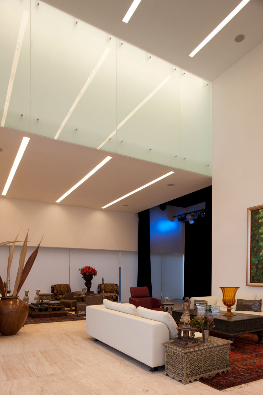 A Contemporary Mountainside Home with Spectacular Views in Nuevo Leon, Mexico by BGP Arquitectura (4)