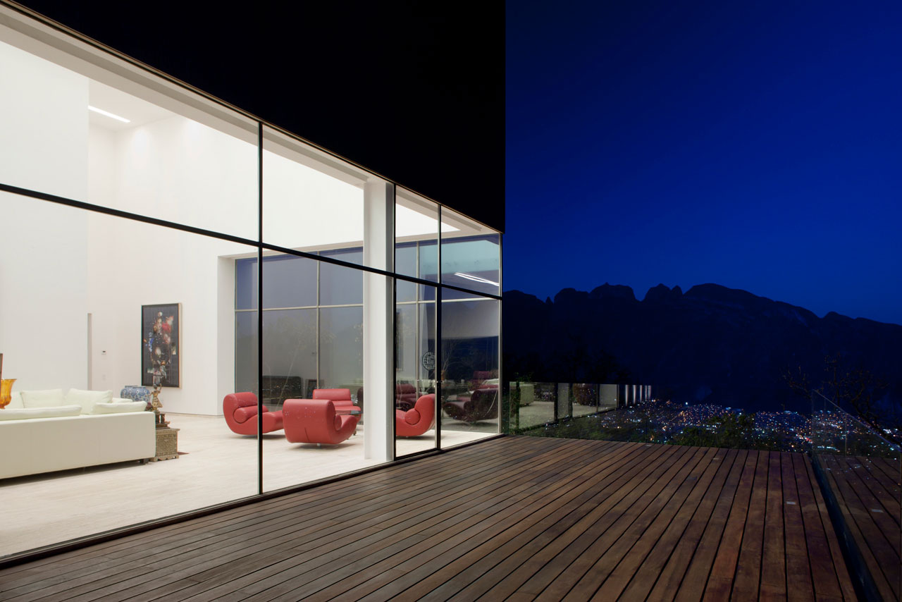 A Contemporary Mountainside Home with Spectacular Views in Nuevo Leon, Mexico by BGP Arquitectura (8)