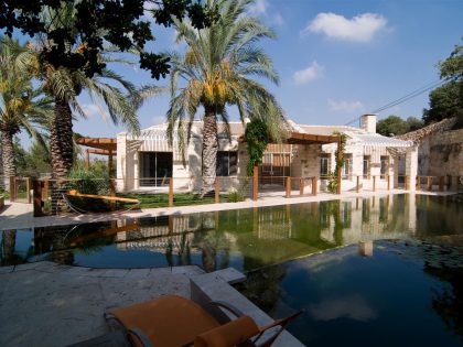 A Contemporary Stone House with Rough and Rustic Elements in Jerusalem, Israel by eran chehanowitz (1)