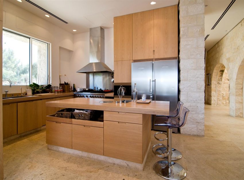 A Contemporary Stone House with Rough and Rustic Elements in Jerusalem, Israel by eran chehanowitz (10)