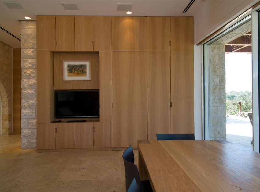 A Contemporary Stone House with Rough and Rustic Elements in Jerusalem, Israel by eran chehanowitz (11)