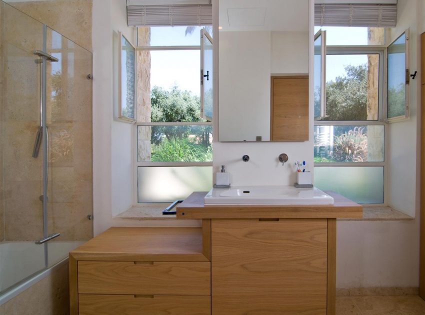 A Contemporary Stone House with Rough and Rustic Elements in Jerusalem, Israel by eran chehanowitz (17)