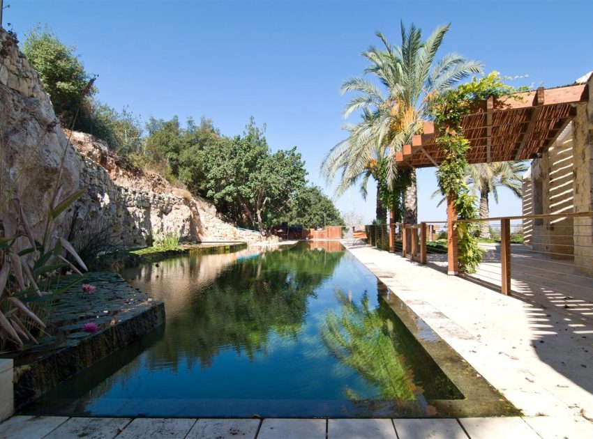 A Contemporary Stone House with Rough and Rustic Elements in Jerusalem, Israel by eran chehanowitz (2)