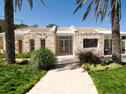 A Contemporary Stone House with Rough and Rustic Elements in Jerusalem, Israel by eran chehanowitz (3)