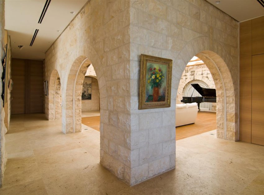 A Contemporary Stone House with Rough and Rustic Elements in Jerusalem, Israel by eran chehanowitz (4)