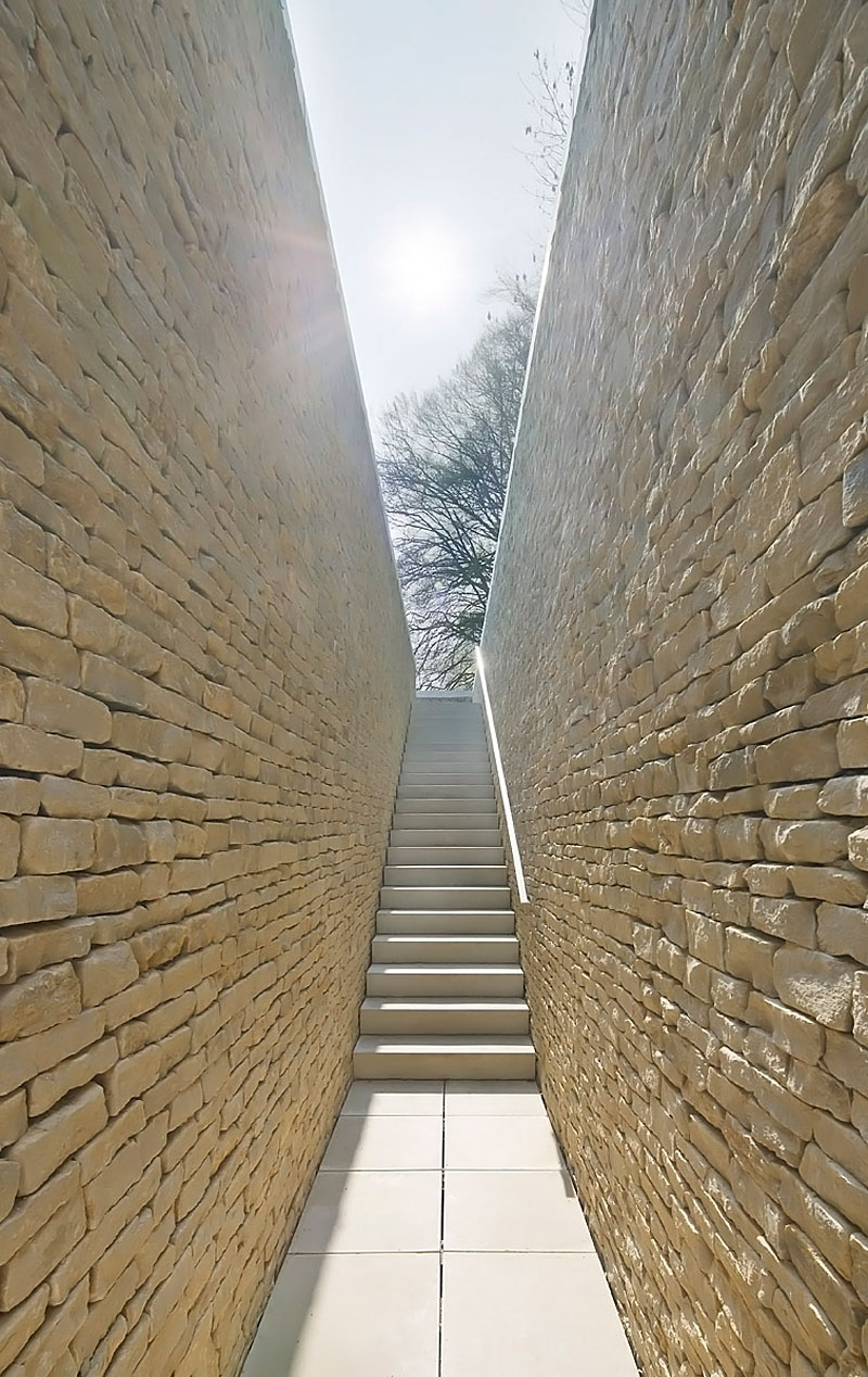 A Contemporary Vacation Home Surrounded by Perfect Landscaping and Green Rolling Grass in Cotswolds, England by Found Associates (13)