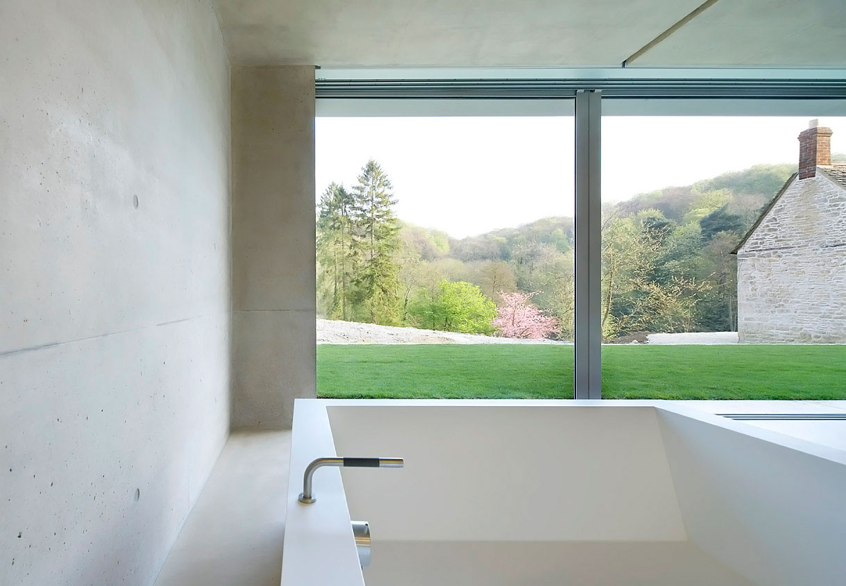 A Contemporary Vacation Home Surrounded by Perfect Landscaping and Green Rolling Grass in Cotswolds, England by Found Associates (22)