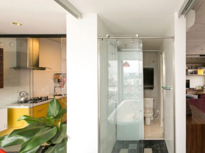 A Colorful and Comfortable Modern Apartment Full of Raw Materials in São Paulo by DT estúdio arquitetura (11)