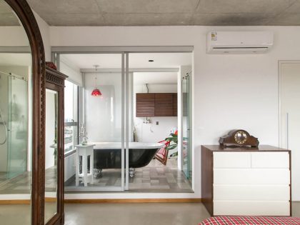 A Colorful and Comfortable Modern Apartment Full of Raw Materials in São Paulo by DT estúdio arquitetura (13)