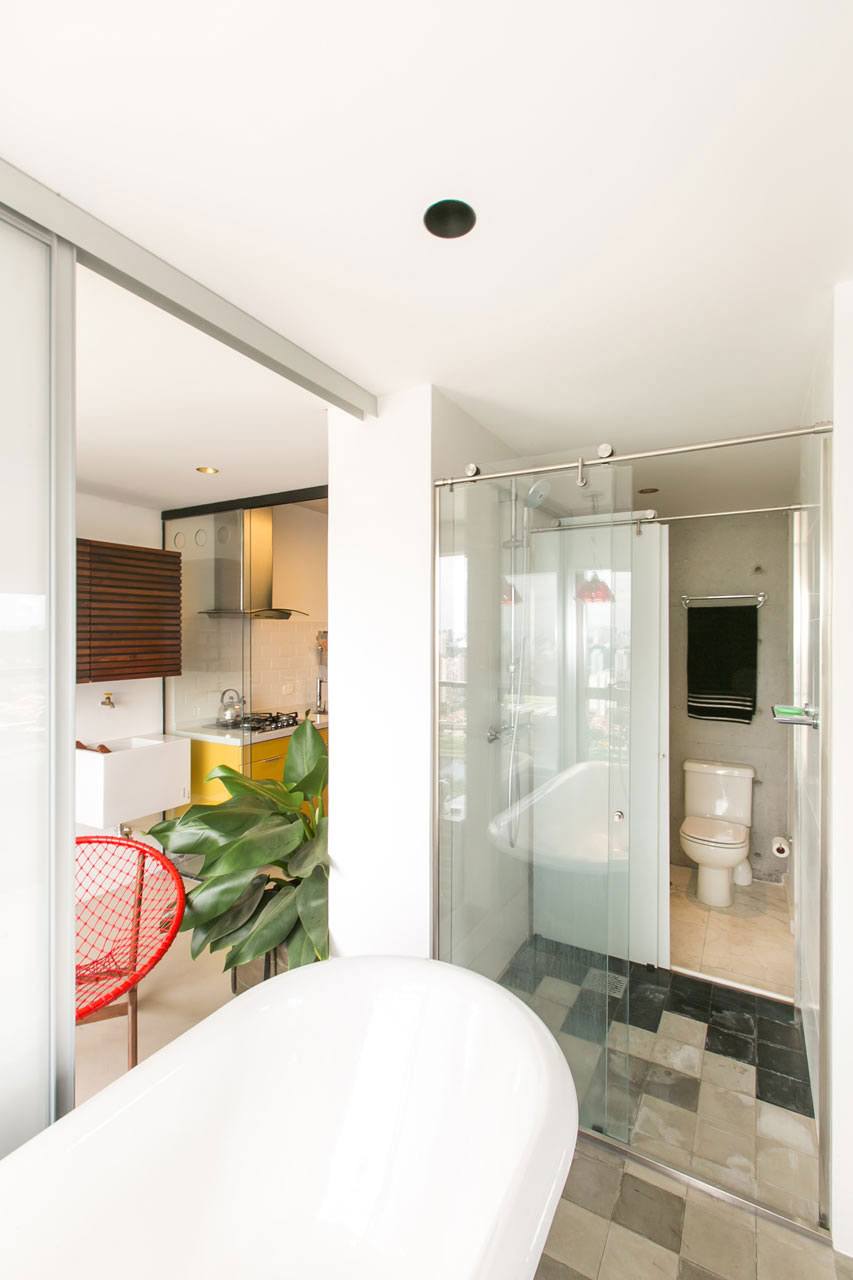 A Colorful and Comfortable Modern Apartment Full of Raw Materials in São Paulo by DT estúdio arquitetura (17)