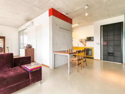 A Colorful and Comfortable Modern Apartment Full of Raw Materials in São Paulo by DT estúdio arquitetura (5)