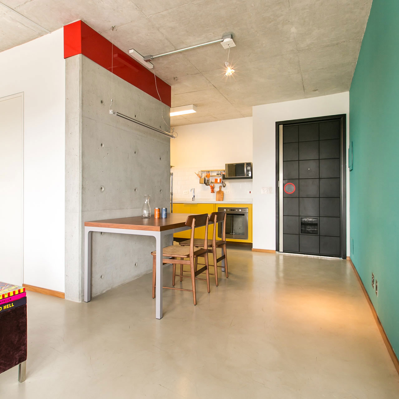 A Colorful and Comfortable Modern Apartment Full of Raw Materials in São Paulo by DT estúdio arquitetura (6)