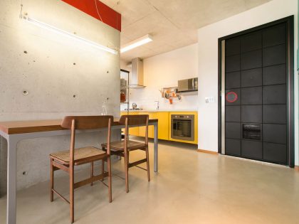 A Colorful and Comfortable Modern Apartment Full of Raw Materials in São Paulo by DT estúdio arquitetura (7)