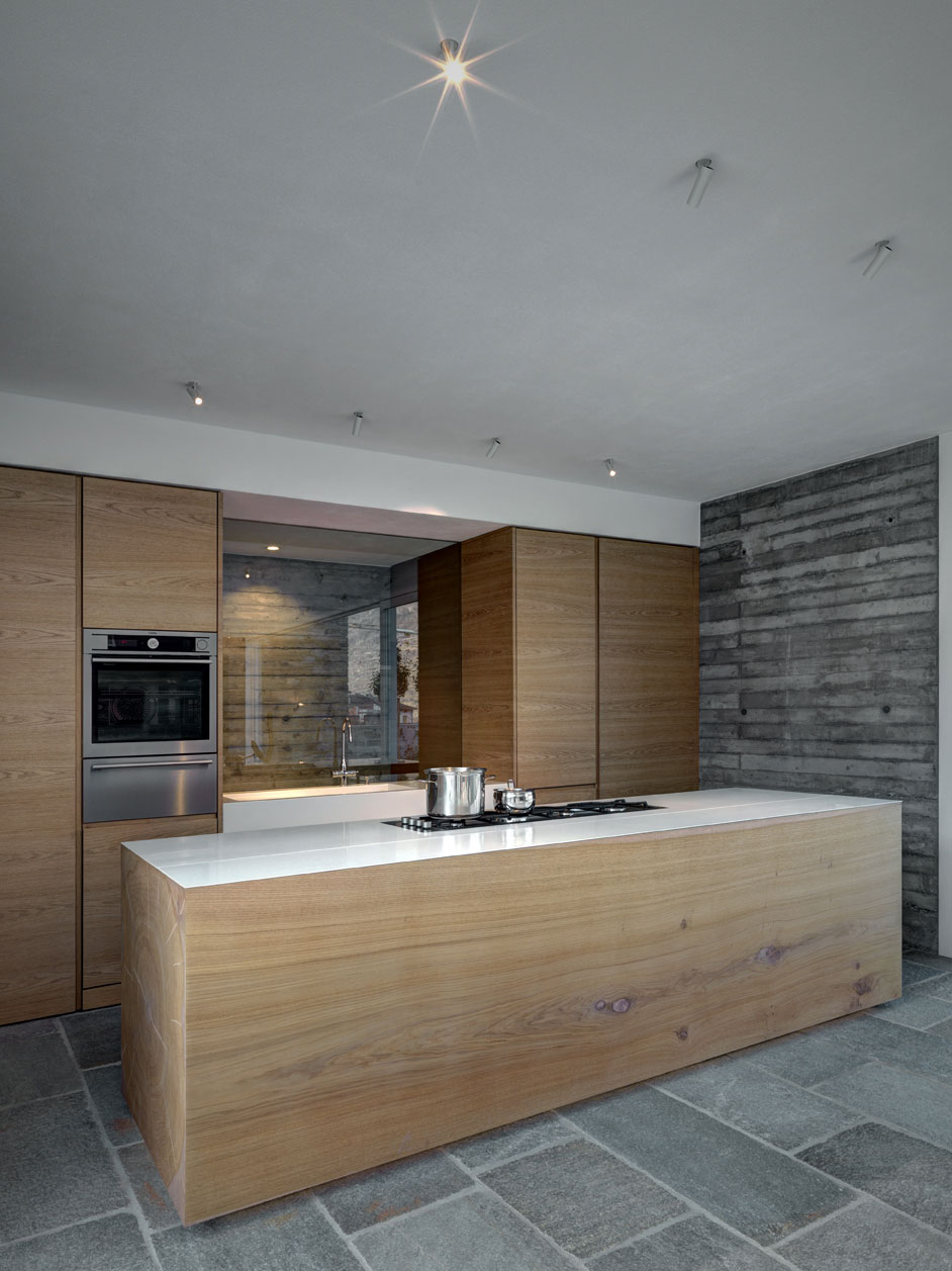 A Cozy Modern Stone Home Nestled in the Wonderful Mountains of Sondrio, Italy by Rocco Borromini (10)