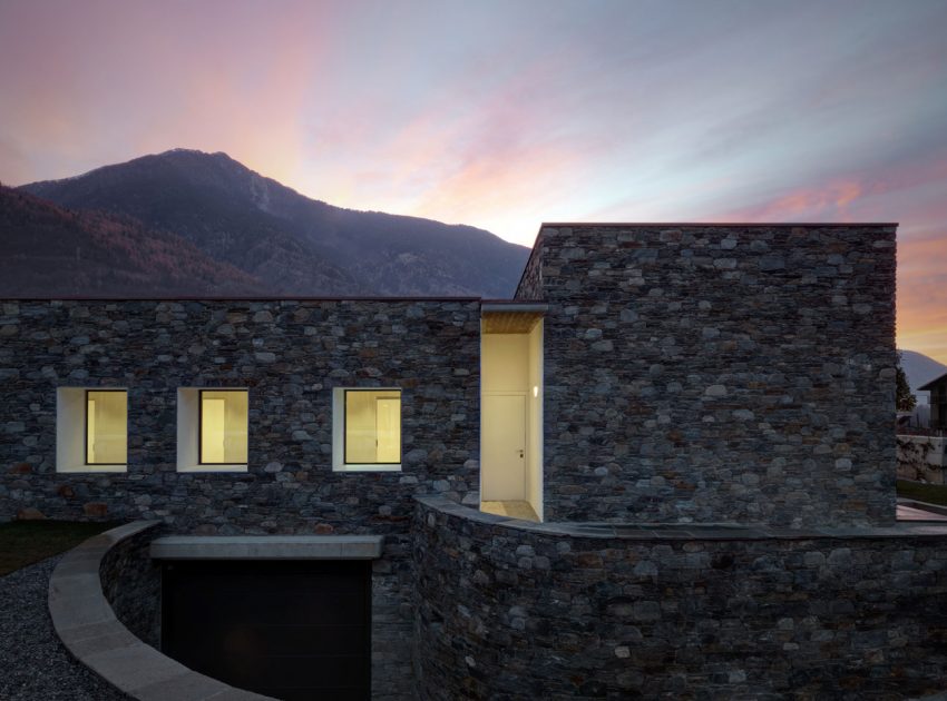 A Cozy Modern Stone Home Nestled in the Wonderful Mountains of Sondrio, Italy by Rocco Borromini (28)
