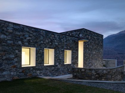 A Cozy Modern Stone Home Nestled in the Wonderful Mountains of Sondrio, Italy by Rocco Borromini (29)
