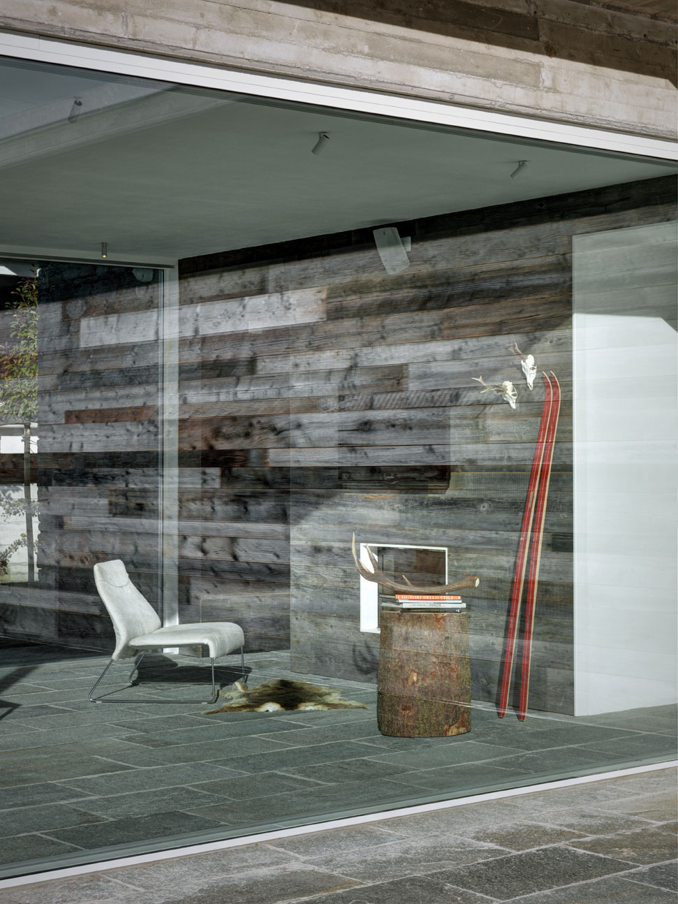 A Cozy Modern Stone Home Nestled in the Wonderful Mountains of Sondrio, Italy by Rocco Borromini (4)