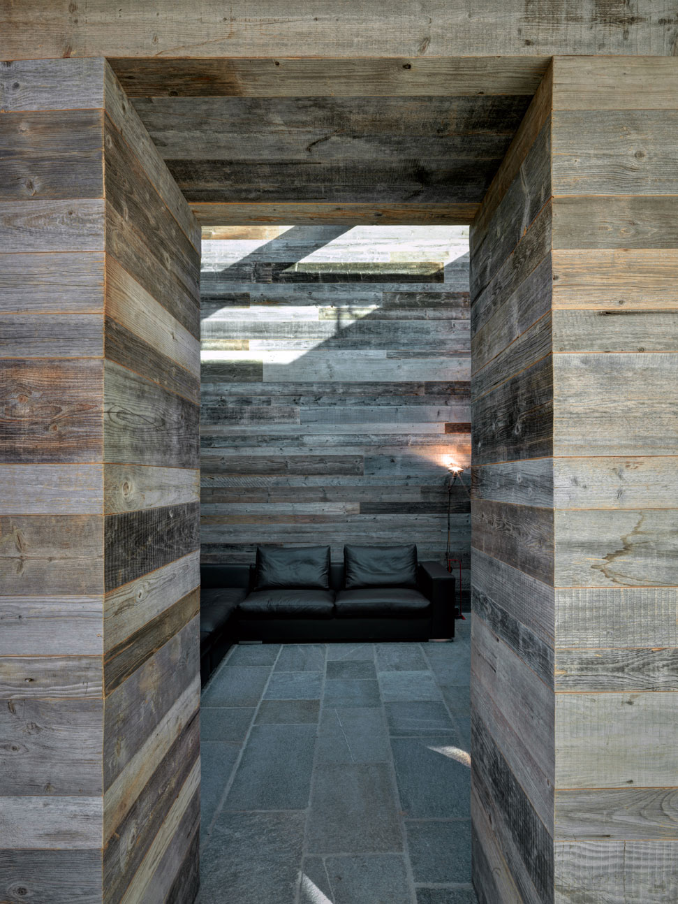 A Cozy Modern Stone Home Nestled in the Wonderful Mountains of Sondrio, Italy by Rocco Borromini (8)
