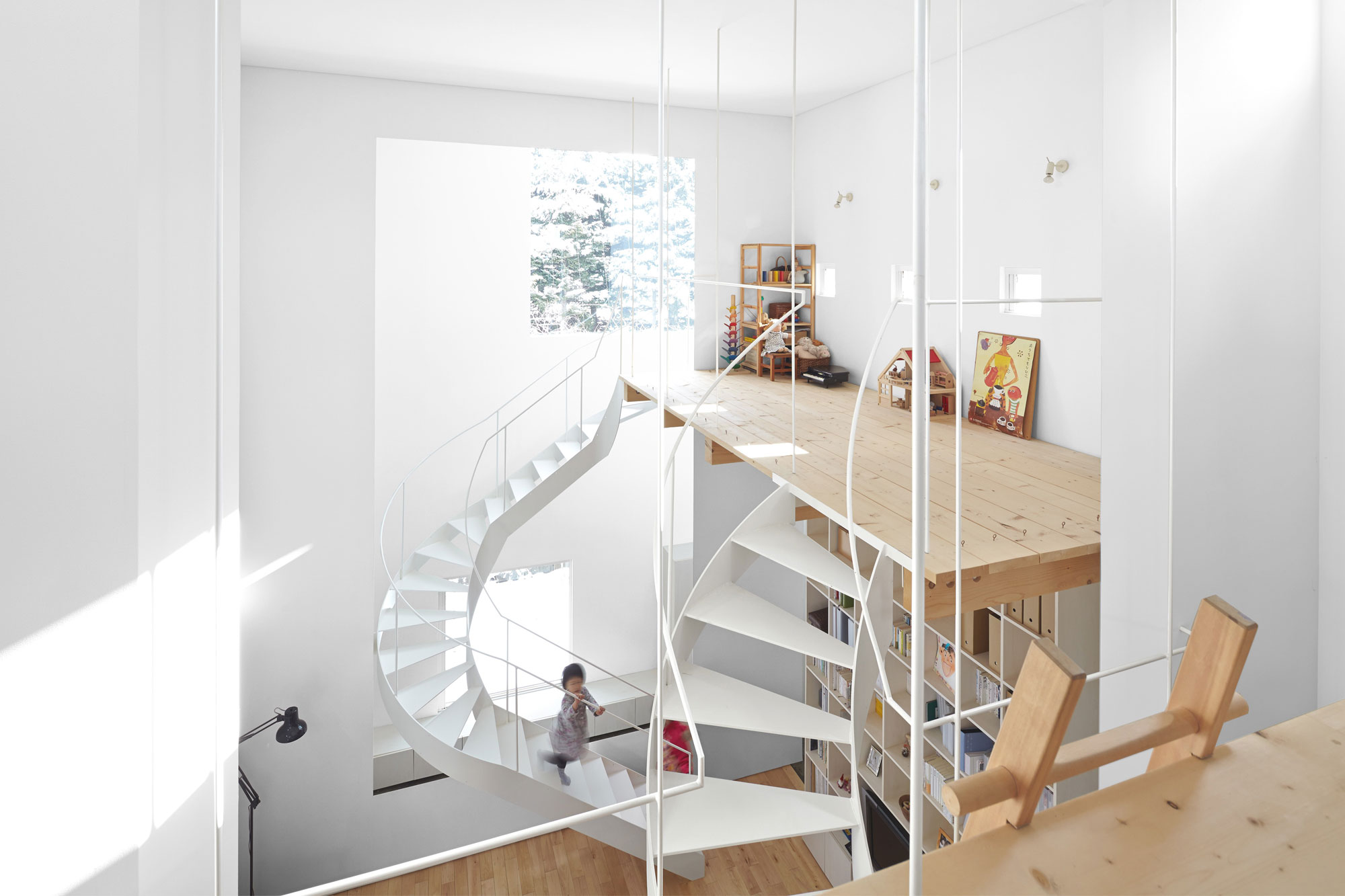 A Cozy and Bright Modern House with Two Twisting Staircases in Sapporo, Japan by Jun Igarashi Architects (11)