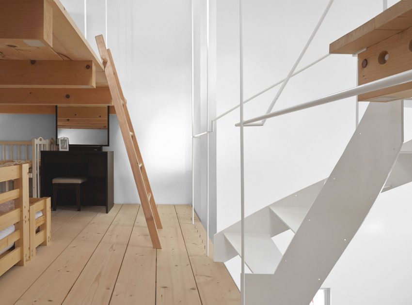 A Cozy and Bright Modern House with Two Twisting Staircases in Sapporo, Japan by Jun Igarashi Architects (13)