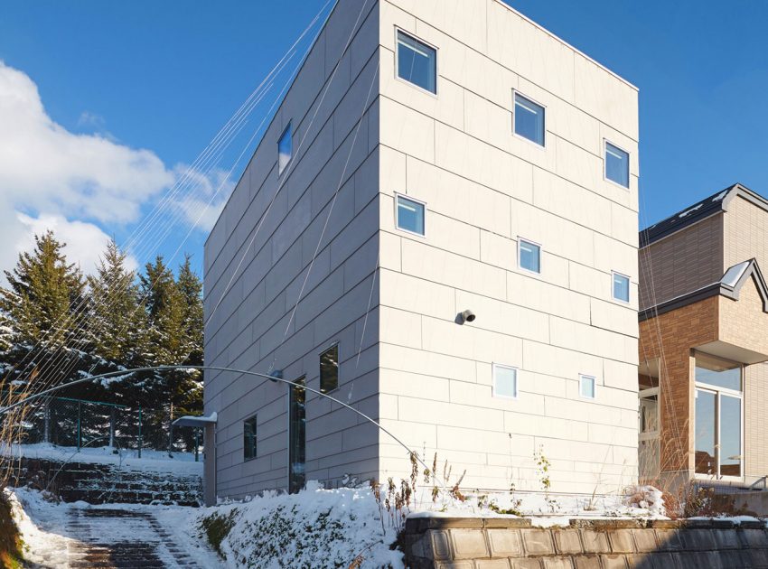 A Cozy and Bright Modern House with Two Twisting Staircases in Sapporo, Japan by Jun Igarashi Architects (3)