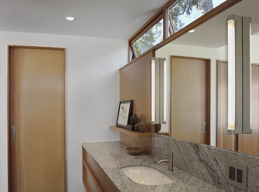 A Cozy and Luminous Modern Home Full of Concrete and Wood Elements in Seattle by SHED Architecture & Design (21)