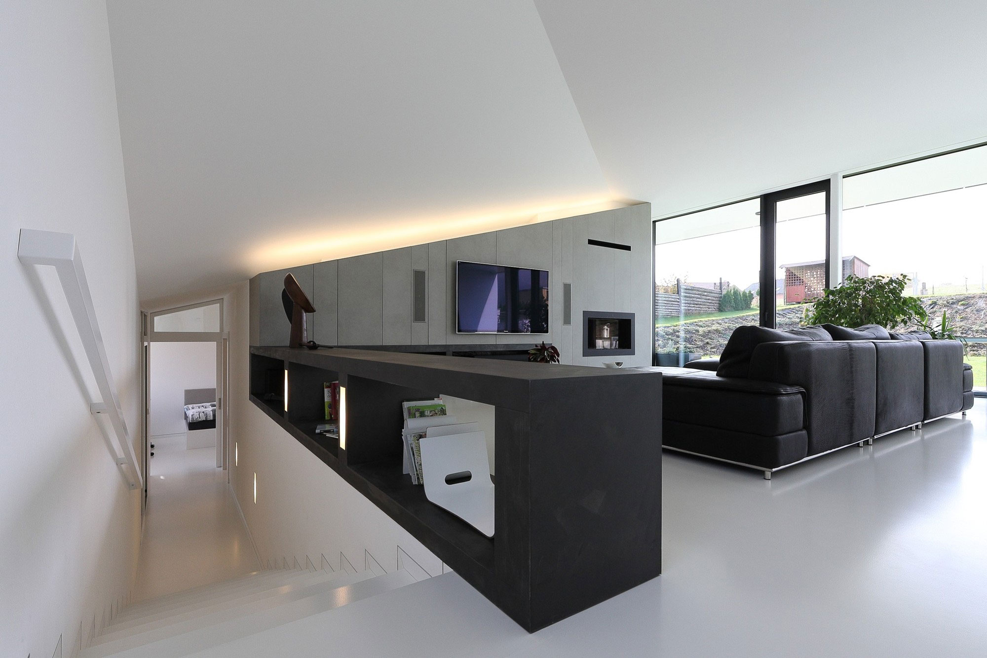 A Cozy and Luxurious Modern House for an Elderly Couple in Banská Bystrica, Slovakia by Pauliny Hovorka Architekti (11)