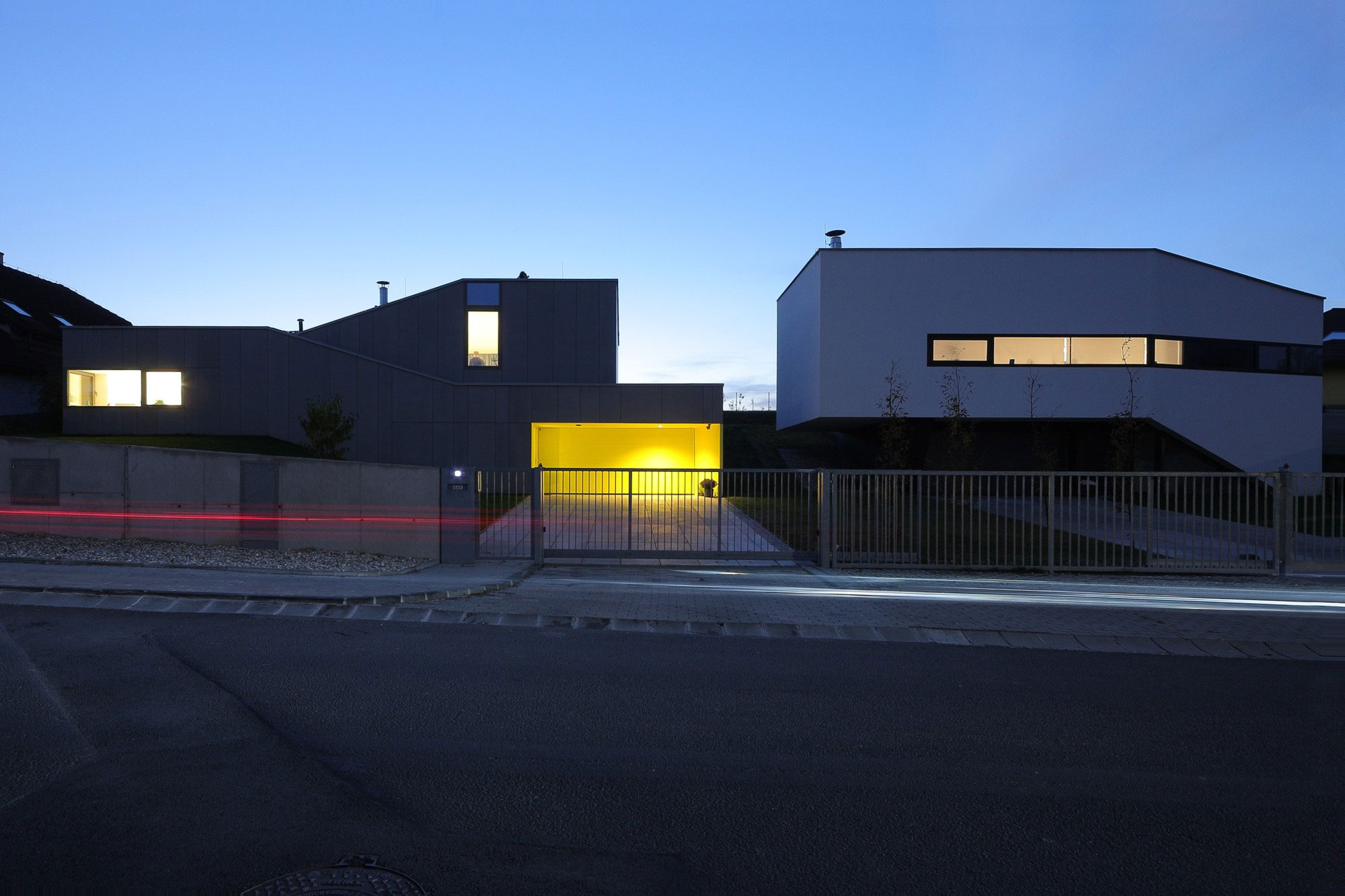 A Cozy and Luxurious Modern House for an Elderly Couple in Banská Bystrica, Slovakia by Pauliny Hovorka Architekti (21)
