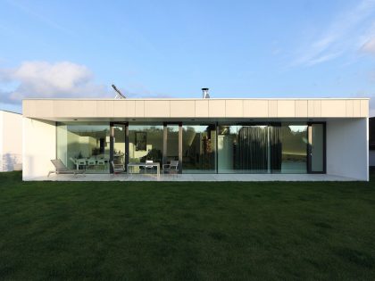 A Cozy and Luxurious Modern House for an Elderly Couple in Banská Bystrica, Slovakia by Pauliny Hovorka Architekti (8)