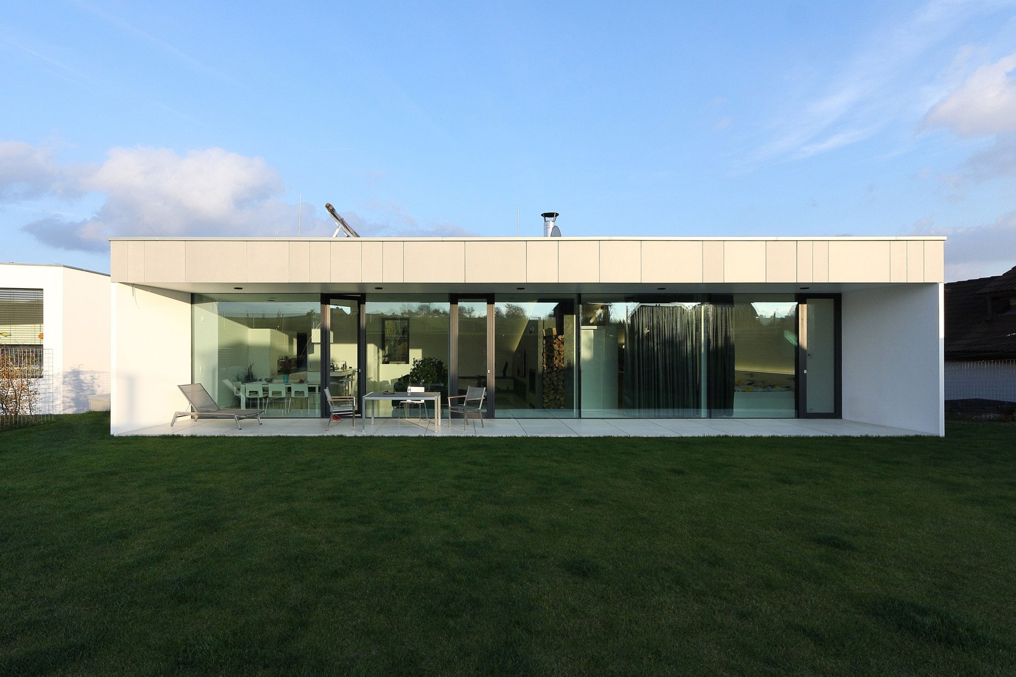 A Cozy and Luxurious Modern House for an Elderly Couple in Banská Bystrica, Slovakia by Pauliny Hovorka Architekti (8)