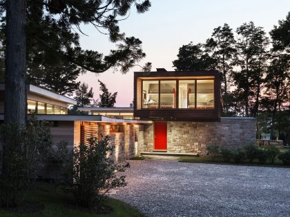 A Cozy and Warm Home Combines Rustic and Industrial Elements in Stonington by Joeb Moore & Partners (11)